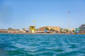 Oleaje en las playas de Telde/Antonio Rico.